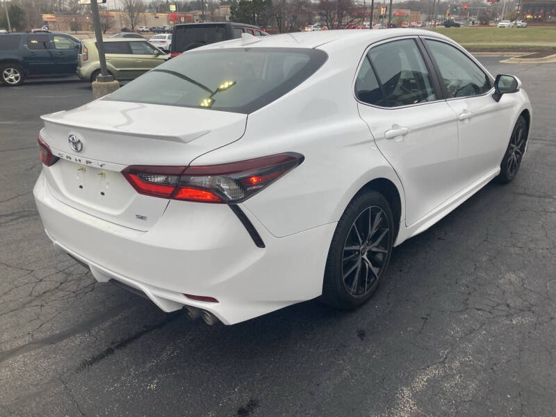 2022 Toyota Camry SE