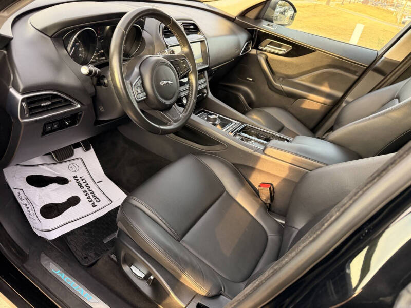 2019 Jaguar F-PACE 25t Premium