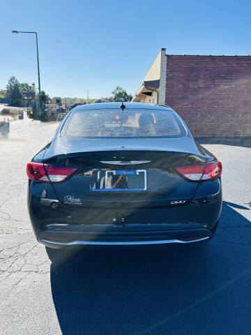 2017 Chrysler 200 Limited Platinum