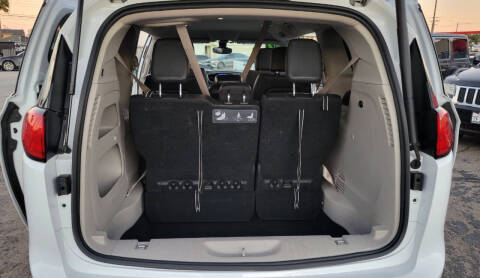 2017 Chrysler Pacifica Touring-L