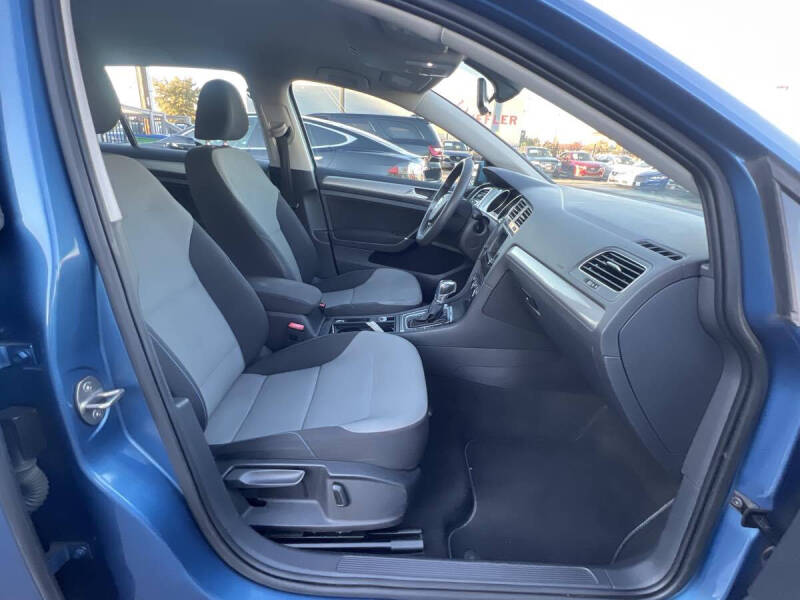 2016 Volkswagen e-Golf SE