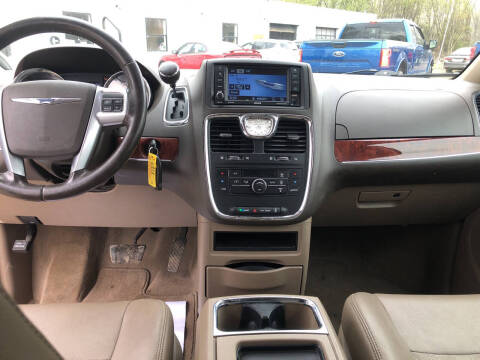 2012 Chrysler Town and Country Touring
