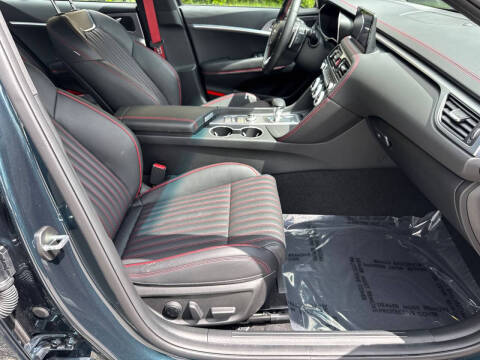2023 Genesis G70