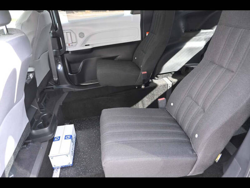 2025 Toyota Sienna LE 8-Passenger