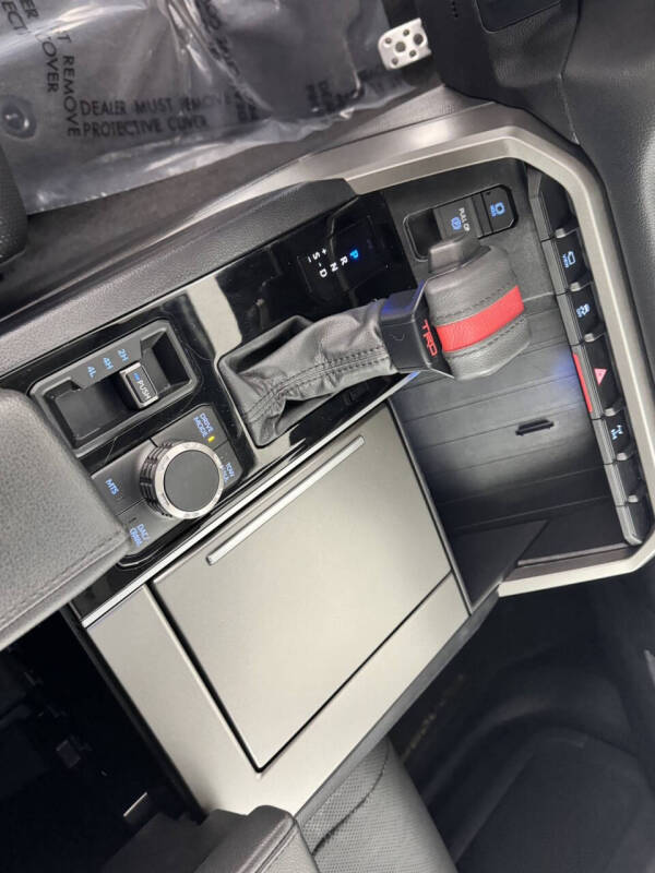 2024 Toyota Sequoia SR5