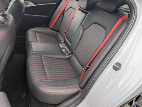 2023 Genesis G70