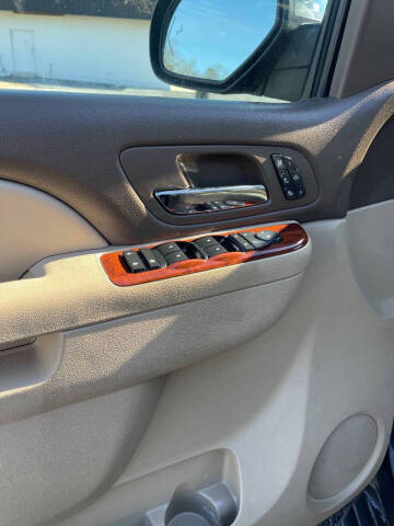 2013 Chevrolet Suburban LTZ