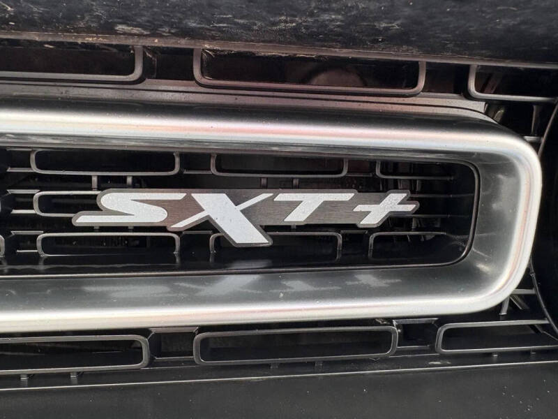 2015 Dodge Challenger SXT Plus