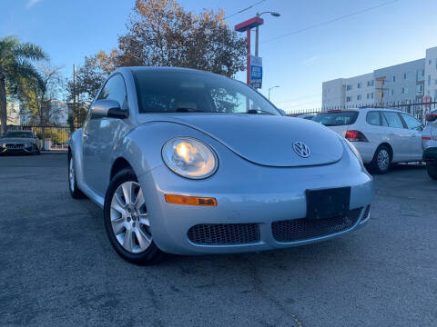 2010 Volkswagen New Beetle for sale at Galaxy of Cars in North Hills CA