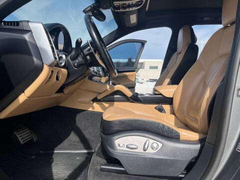 2017 Porsche Cayenne S