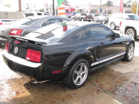 2005 Ford Mustang V6 Deluxe