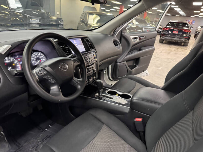 2019 Nissan Pathfinder S