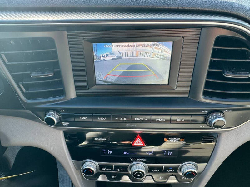 2020 Hyundai Elantra SE