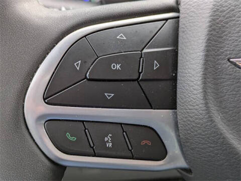 2024 Chrysler Pacifica Plug-In Hybrid Select