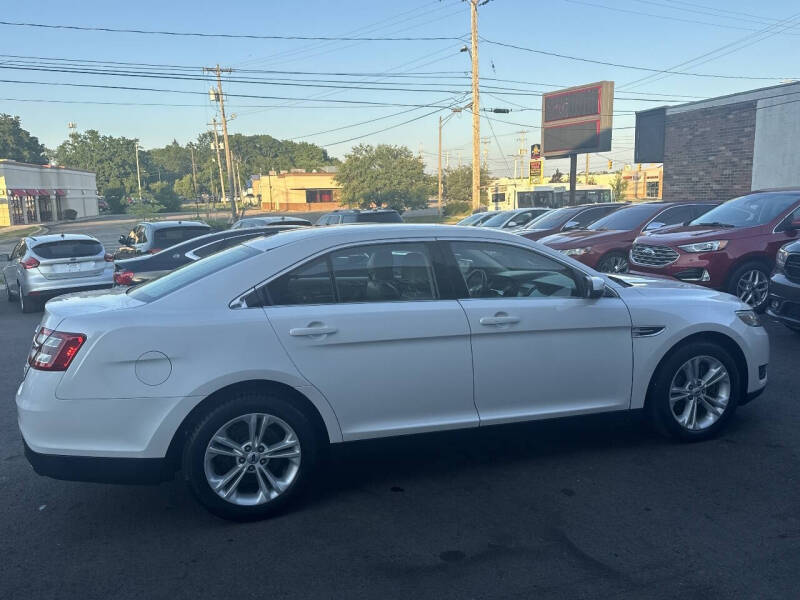 2015 Ford Taurus SEL