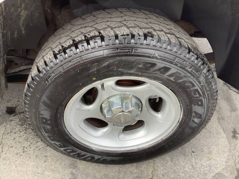 2004 Ford Explorer Sport Trac XLS