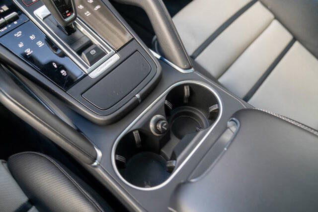 2022 Porsche Cayenne 35