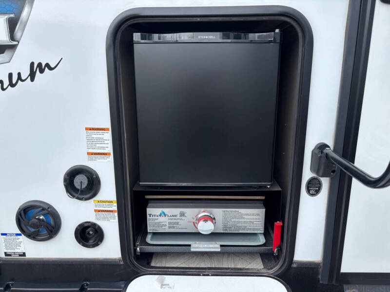 2024 Forest River SALEM 29VBUD