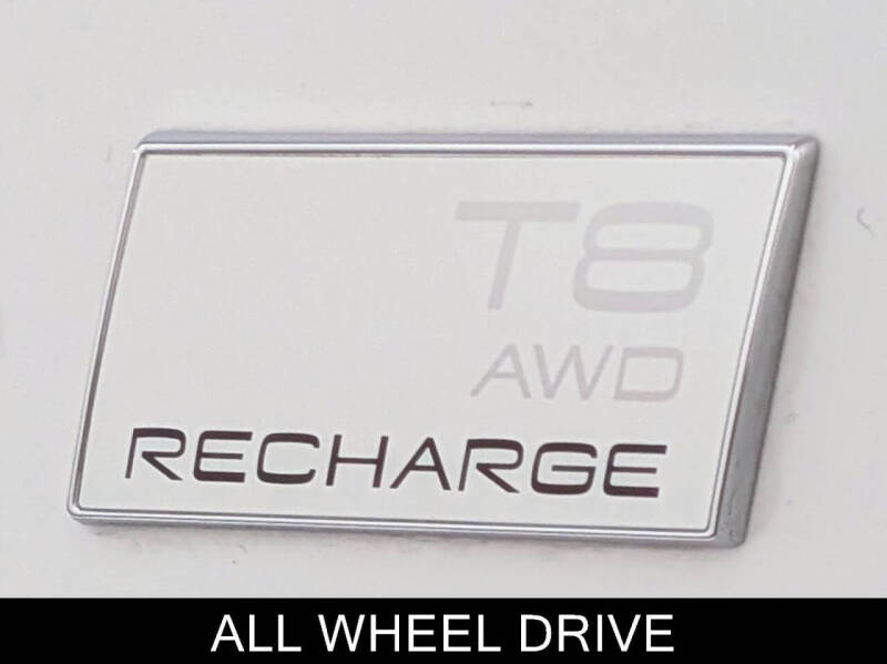 2023 Volvo S60 Recharge T8 Core Dark Theme