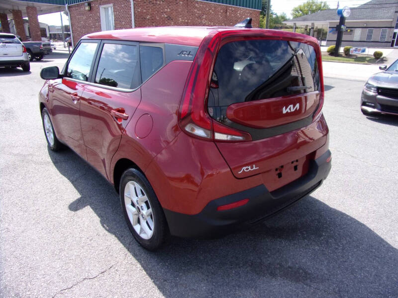 2022 Kia Soul LX photo 4