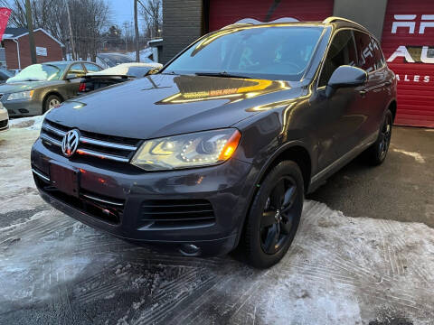 2013 Volkswagen Touareg for sale at Apple Auto Sales Inc in Camillus NY