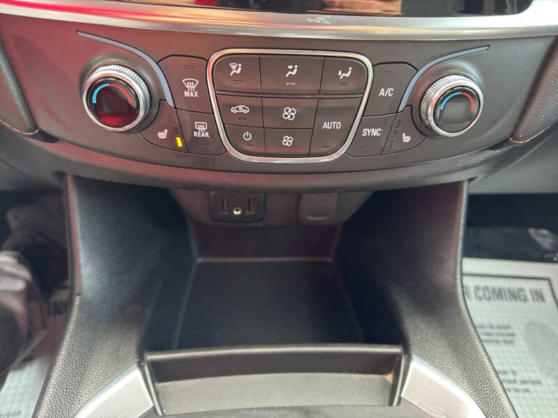 2021 Chevrolet Traverse LT Leather