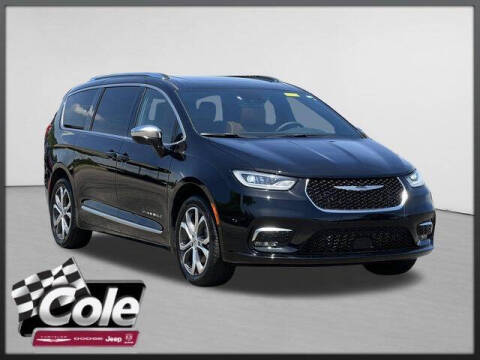 2025 Chrysler Pacifica Pinnacle Photo
