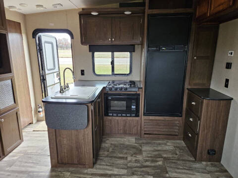 2017 Dutchmen Rubicon 3300 Toy Hauler