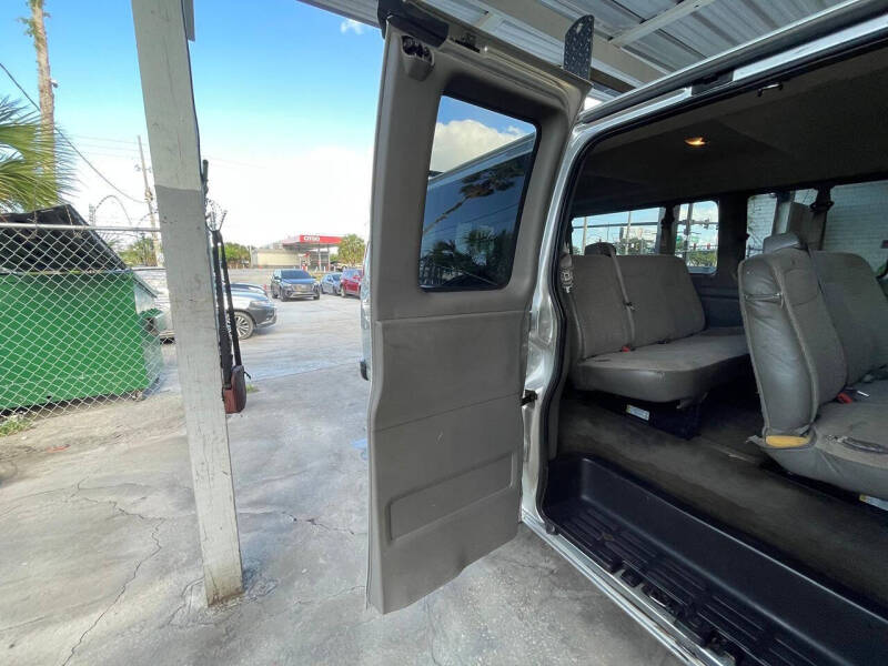 2017 Chevrolet Express LT 3500