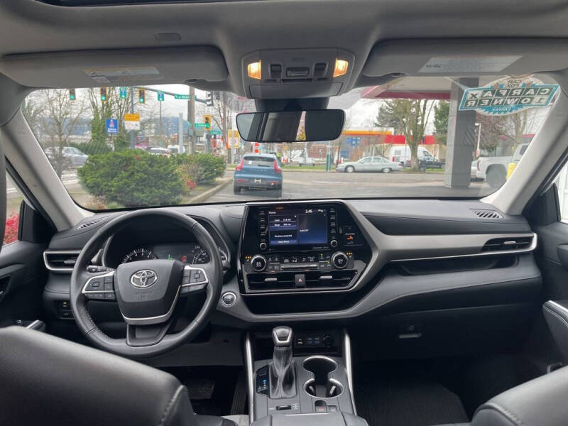 2022 Toyota Highlander XLE