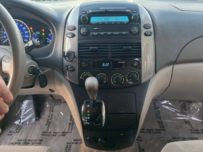 2009 Toyota Sienna LE 7-Passenger