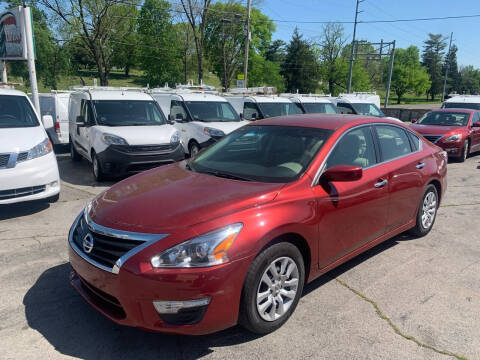 2014 Nissan Altima for sale at Honor Auto Sales in Madison TN
