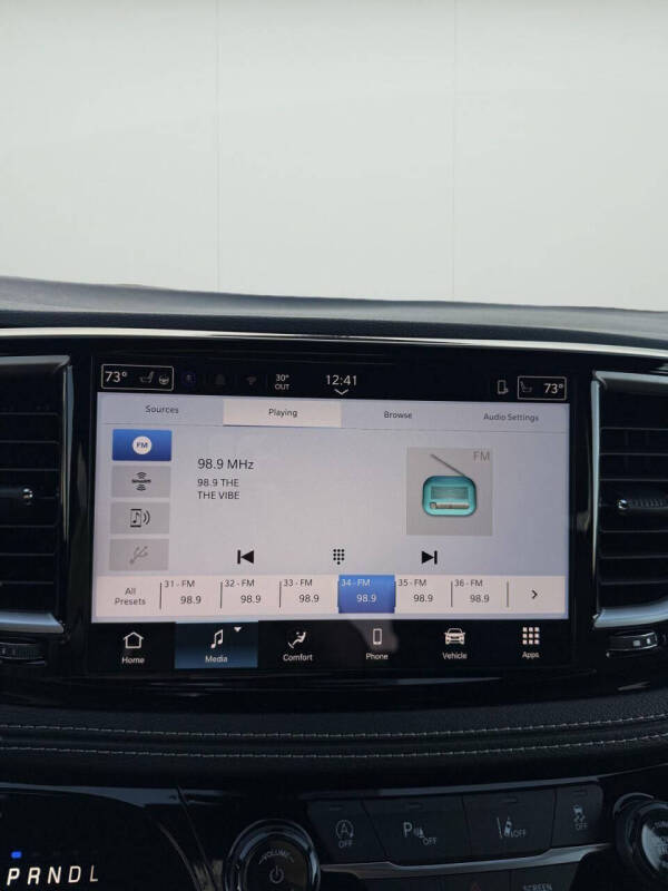 2026 Chrysler Pacifica Select