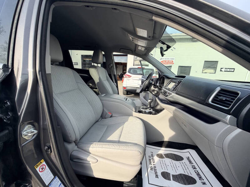 2015 Toyota Highlander LE