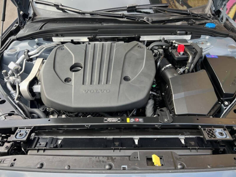 2023 Volvo S60 B5 Ultimate Bright Theme