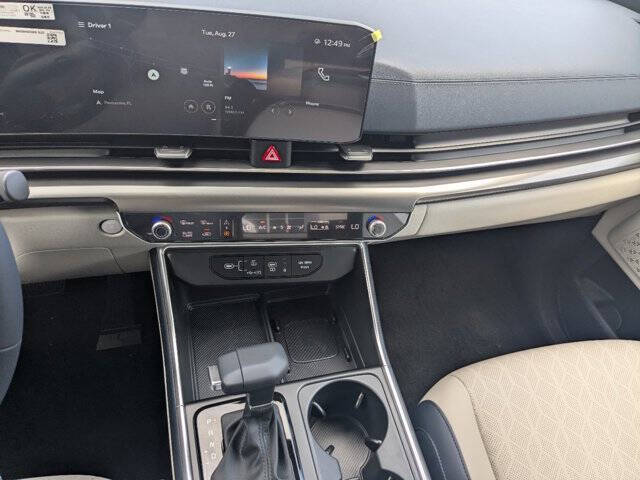 2025 Kia Carnival SX