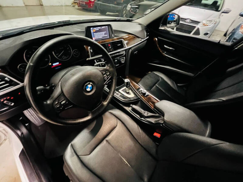 2017 BMW 3 Series 320i xDrive