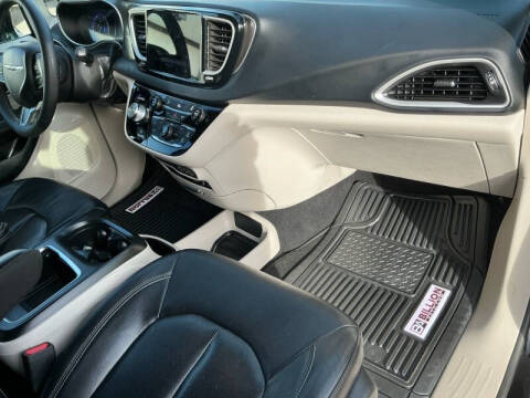 2022 Chrysler Pacifica Touring L
