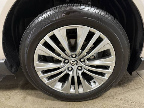 2024 Toyota Venza XLE