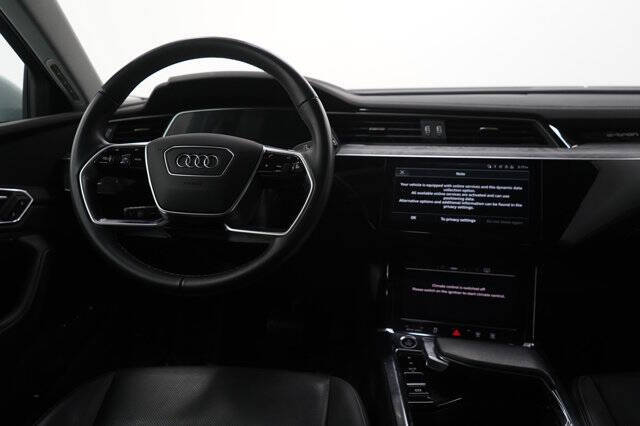 2023 Audi e-tron quattro Premium Plus