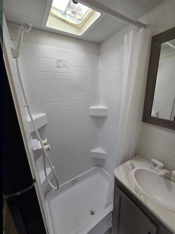 2024 KEYSTONE HIDEOUT 200 RL