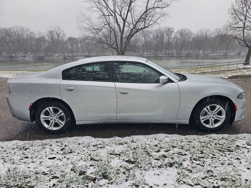 2022 Dodge Charger SXT photo 2