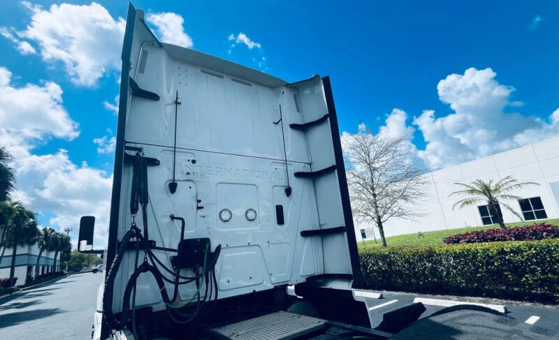 2019 International LT625