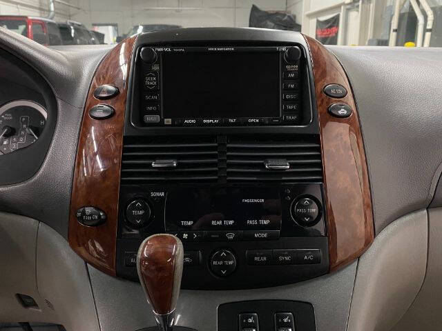 2004 Toyota Sienna XLE Limited 7 Passenger