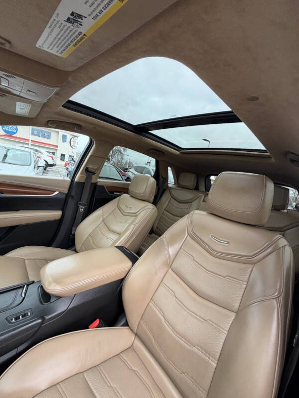 2017 Cadillac XT5 Platinum