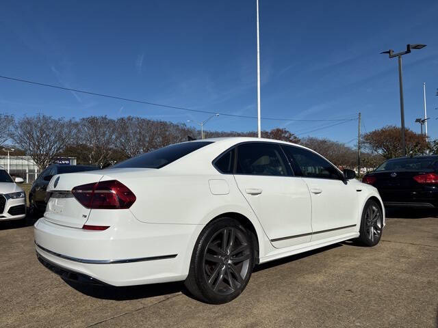 2017 Volkswagen Passat 1.8T R-Line
