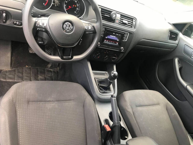 2016 Volkswagen Jetta S photo 10