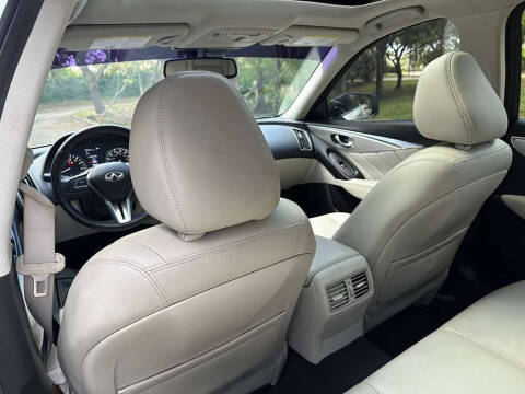 2021 Infiniti Q50 Luxe