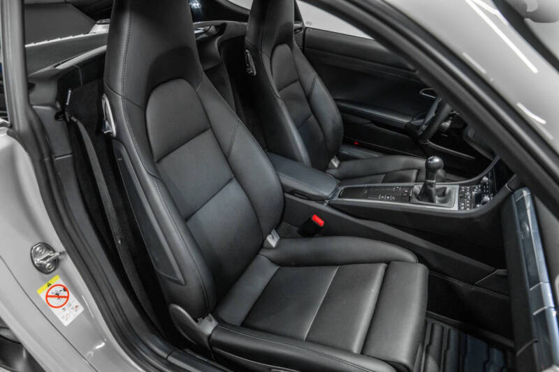 2025 Porsche 718 Cayman S