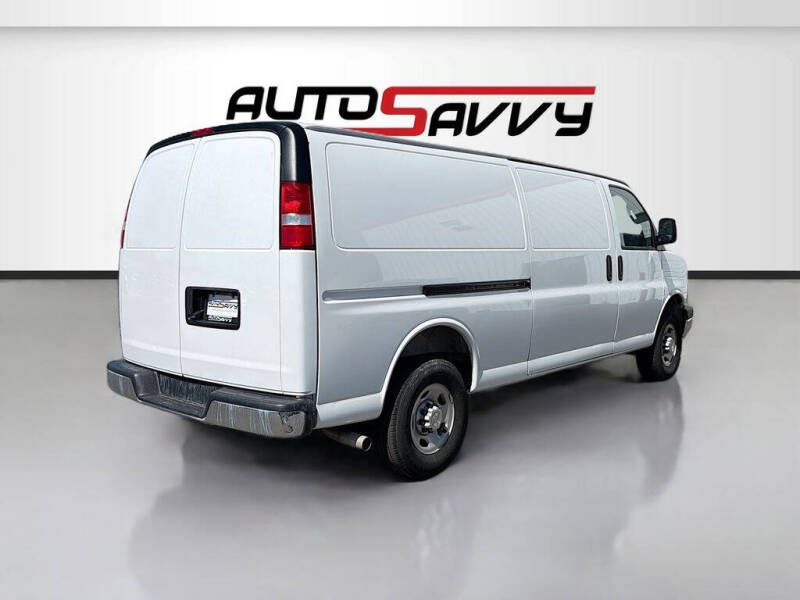 2025 Chevrolet Express 3500